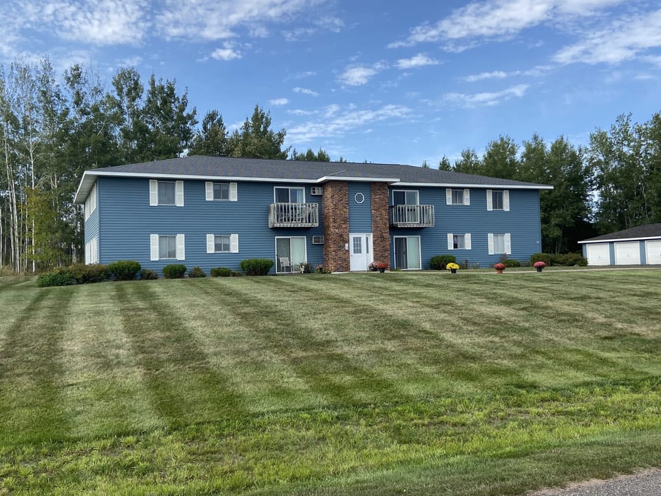 Front of Harbor View Apartments