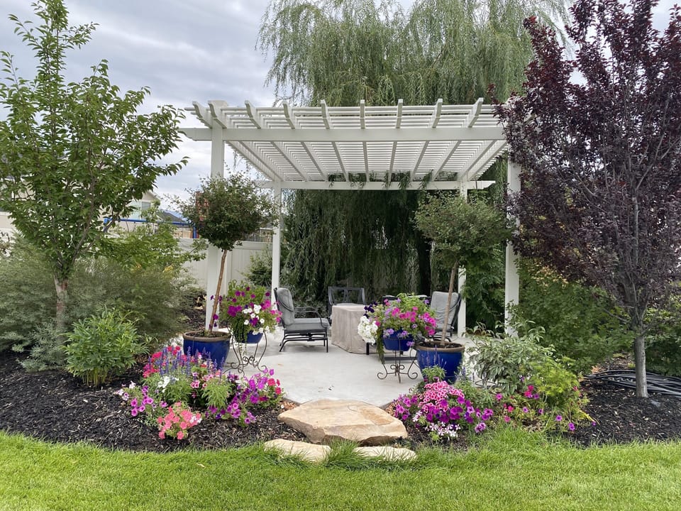 Backyard with 3 private patios, picnic areas and BBQ