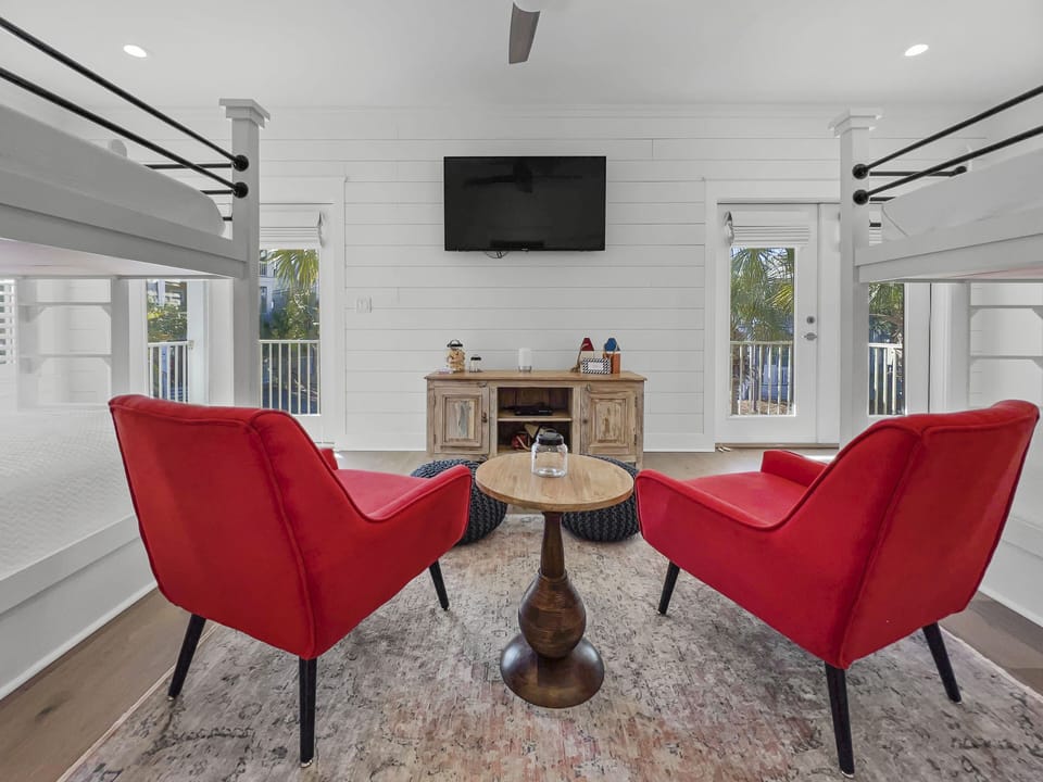 2nd Floor | Queen Bunk Room | Sleeps 8