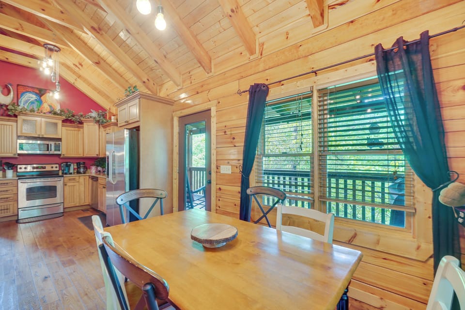 Dining Area | Dining Table | Dishware/Flatware