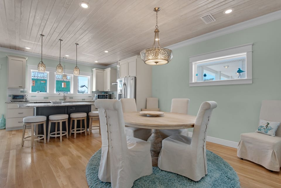 Dining table seats 6