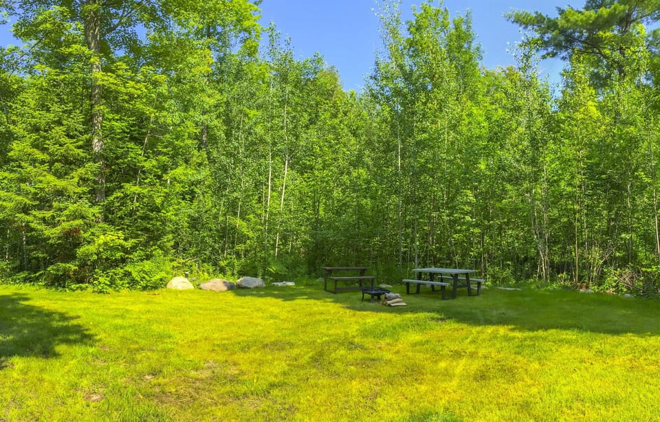 Private backyard with fire pit 