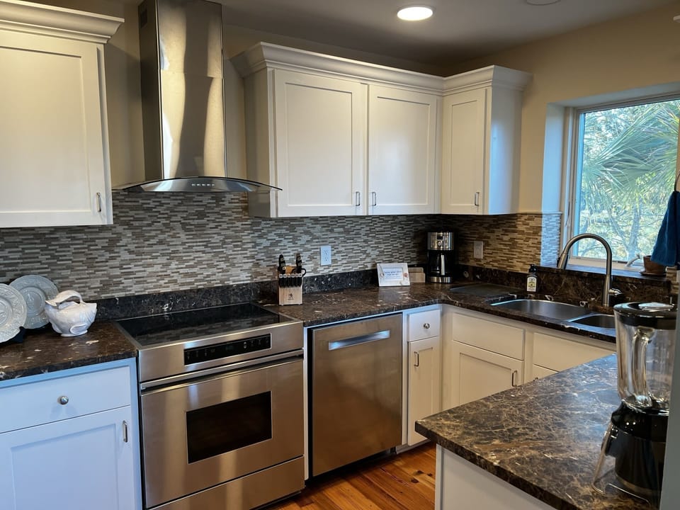 Dacor range and Bosch quiet dishwasher.
