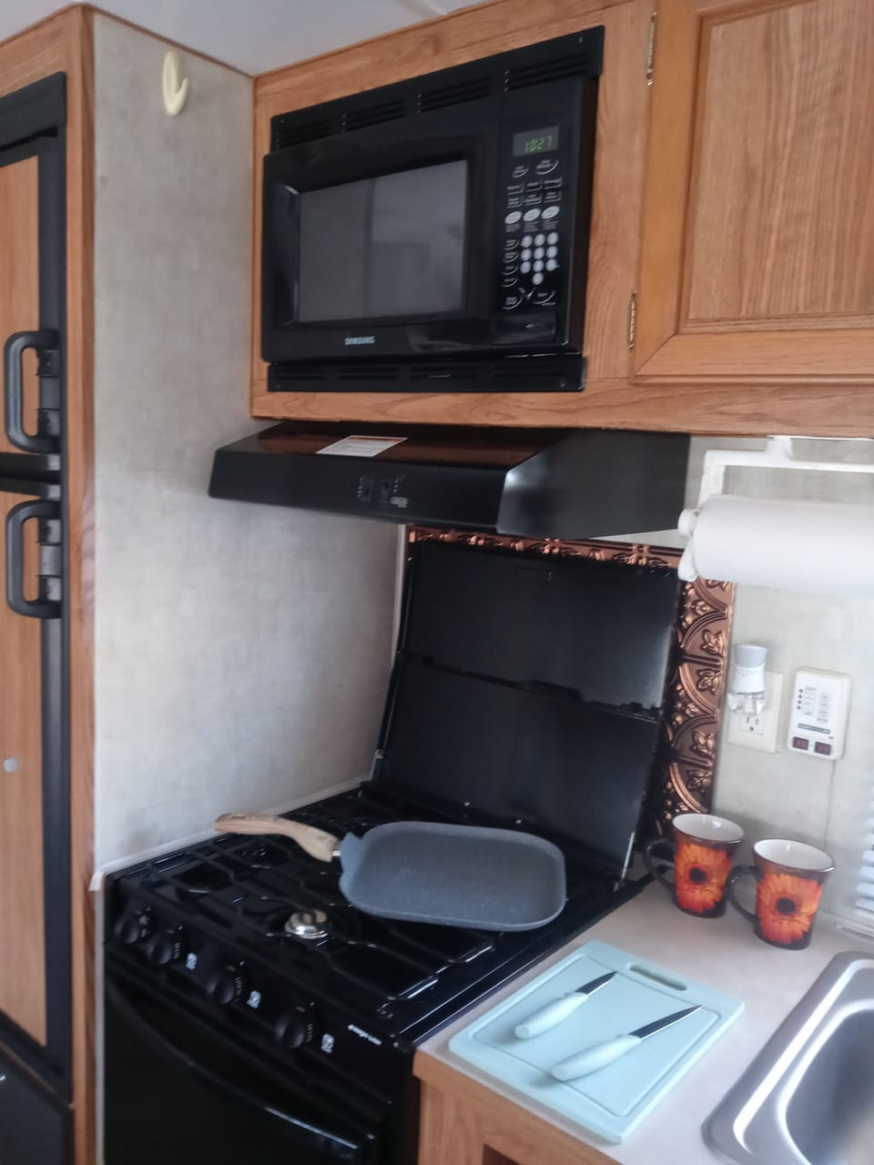 Samsung microwave, gas stove oven pots pans utensils sm n lg plates n bowls 