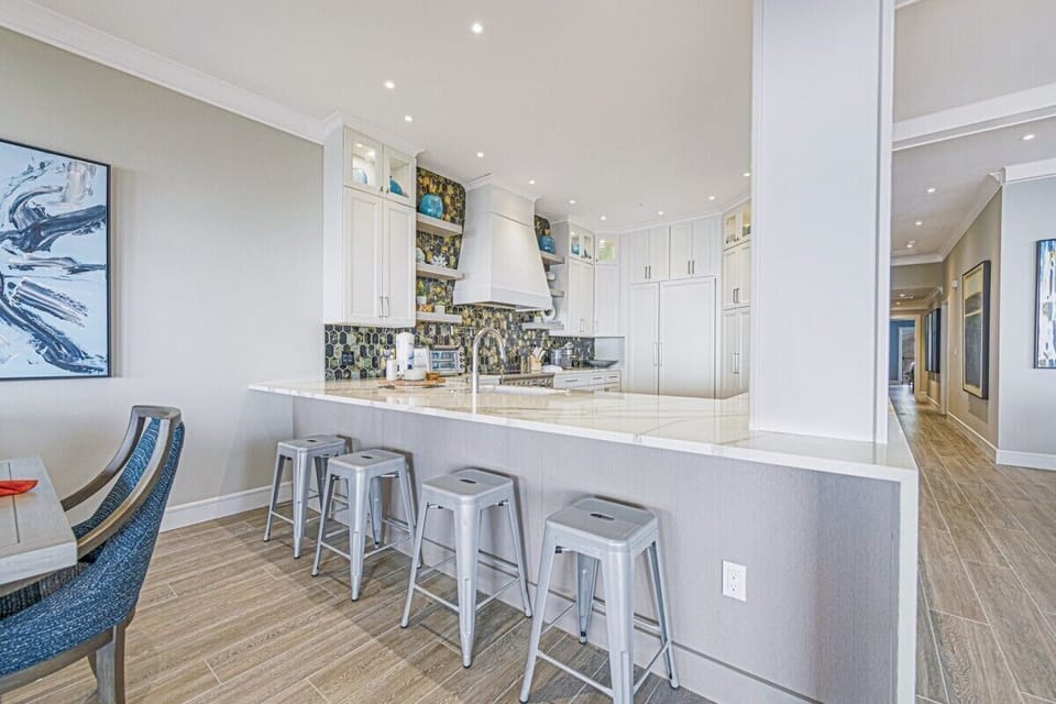 Stunning gourmet kitchen