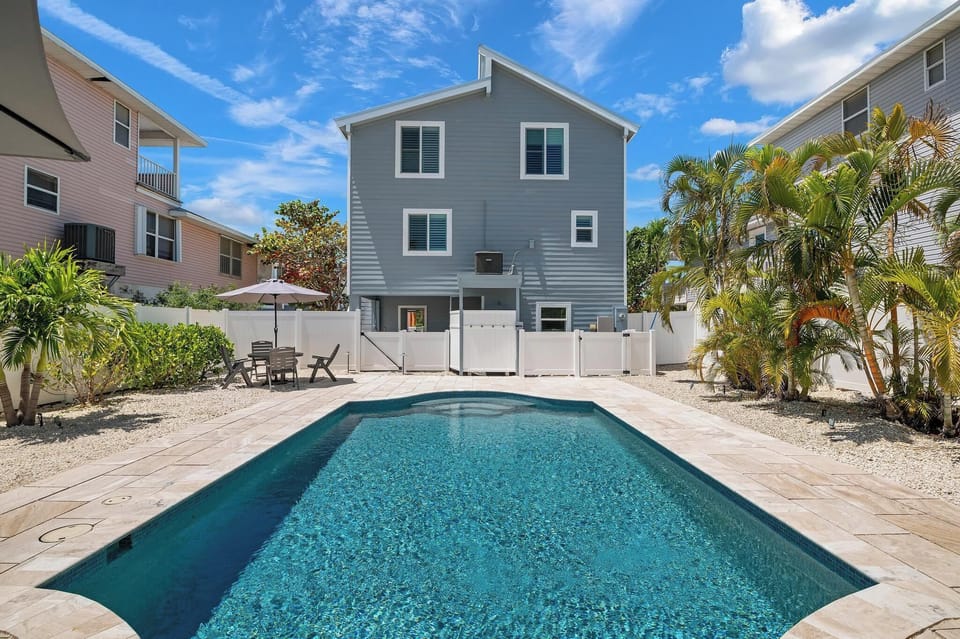 Beautiful huge saltwater pool