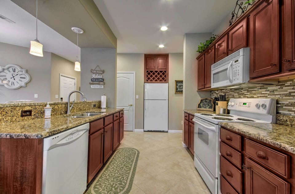 Kitchen | Fully Equipped