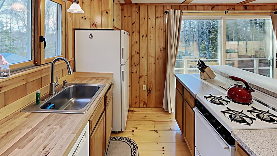 Plenty of counter space.  Both a tea kettle and a drip coffee maker are provided.
