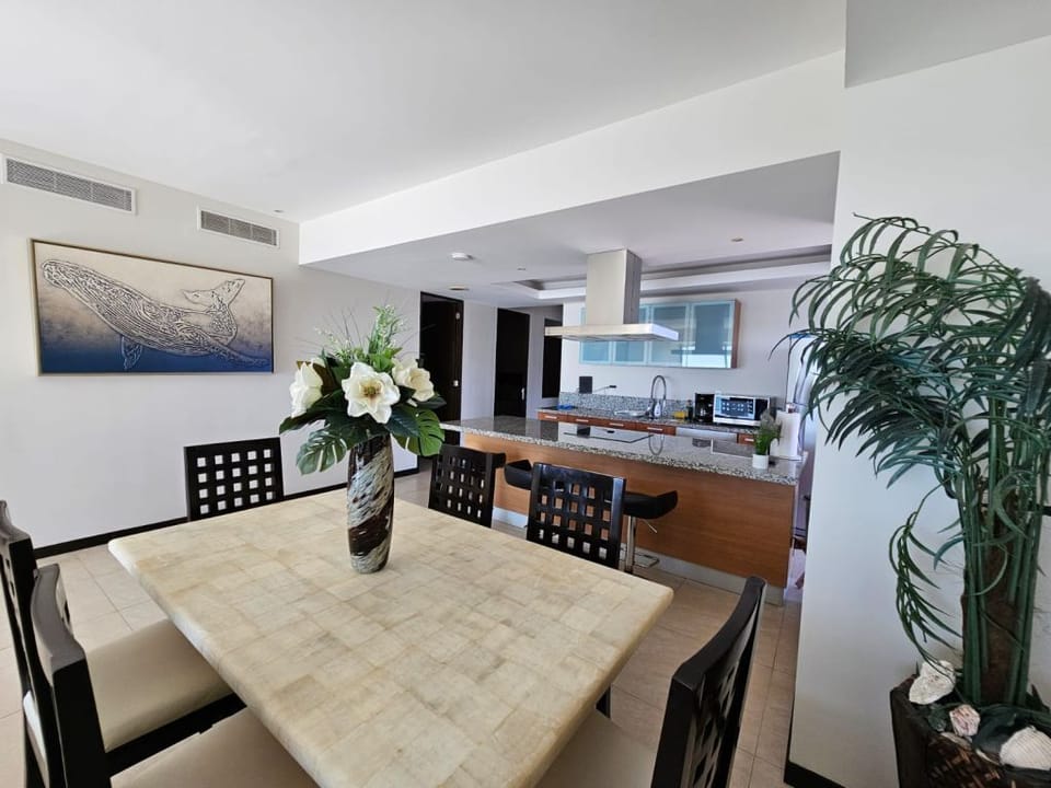 Oceanview Luxury Condo at Peninsula Mazatlán (2034)