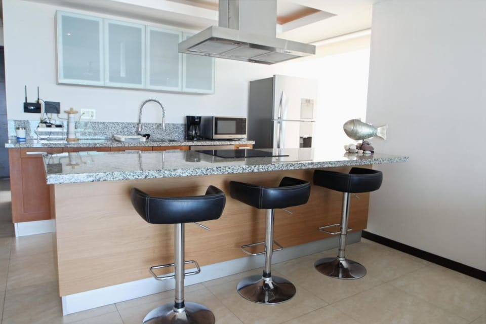 Oceanview Luxury Condo at Peninsula Mazatlán (41)