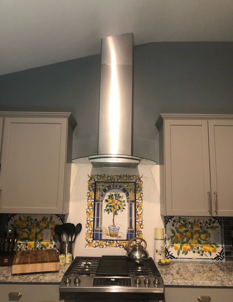 ISLAND KITCHEN