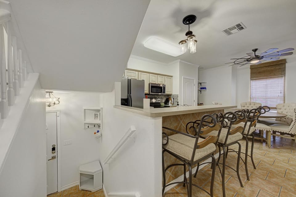 Vacay at the Beach-Spacious Remodeled Townhome (499)