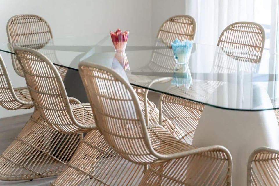 Share a meal with friends and family at this large resort style dining table.