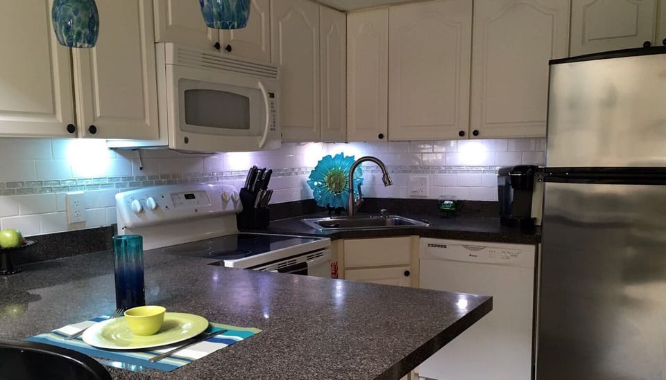 Extremely well stocked kitchen 