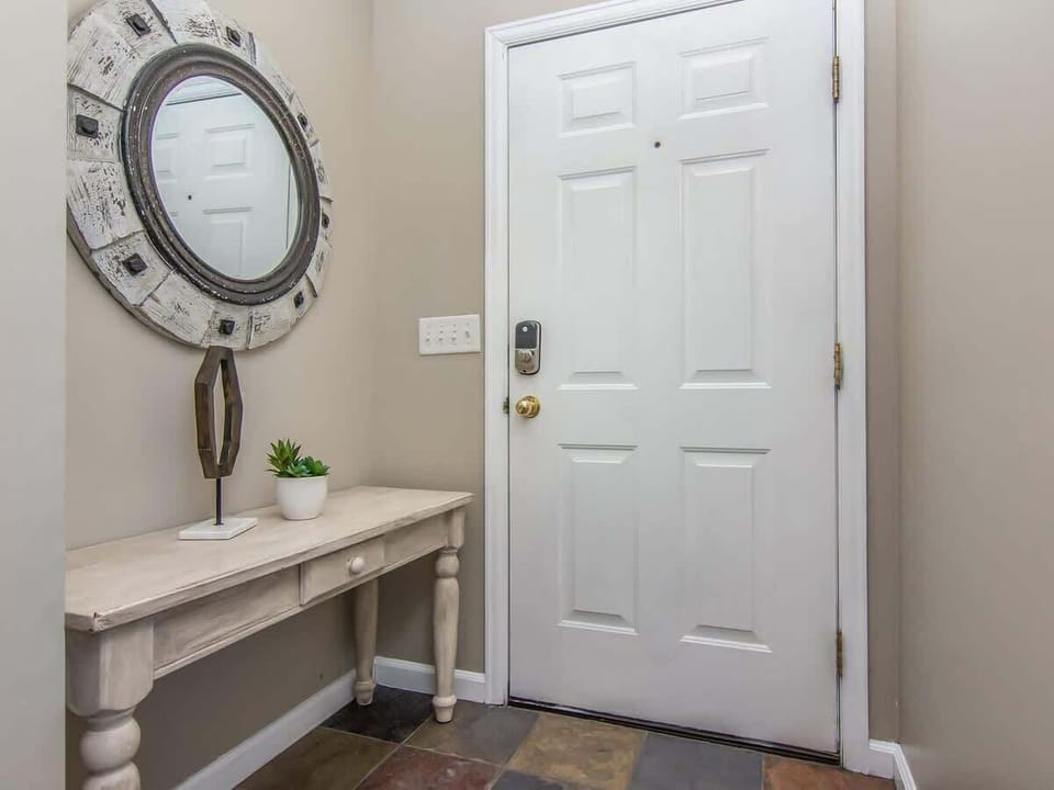 Entry in Union Meadows home