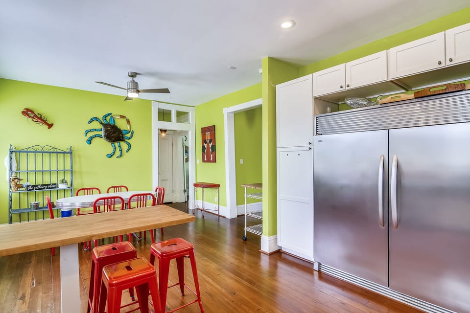 Ample room in the kitchen