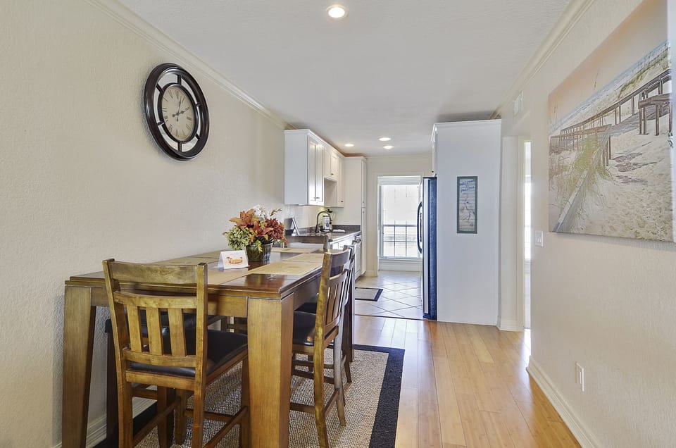 Games or Grub? - The large dining room table is ideal for group meals. But it’s also the perfect spot to host a game of Go Fish or Uno with the kids.