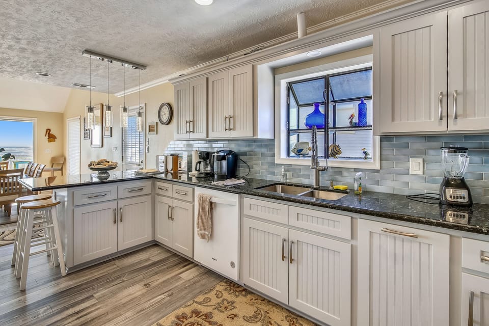 Main Level-Kitchen-_MG_5677