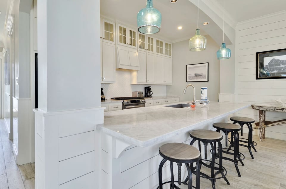 Coffee Anyone? - Pull up a stool to the breakfast bar and drink a morning cup of joe. It’s a great place to plan your day’s activities, gather your wits, and get ready for more quality time!