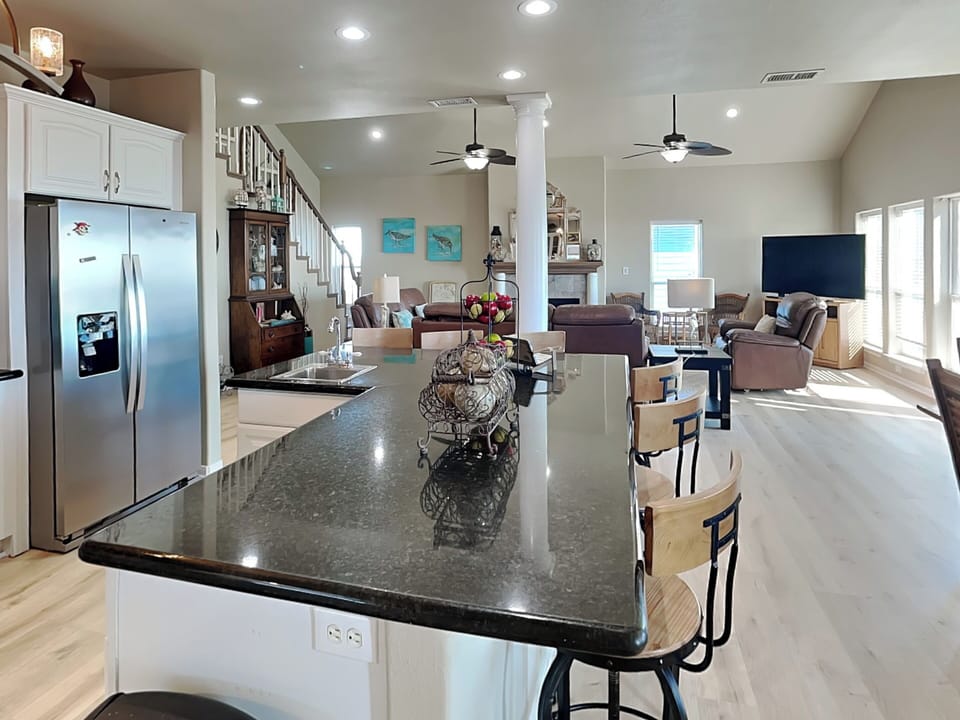 Full Size Kitchen