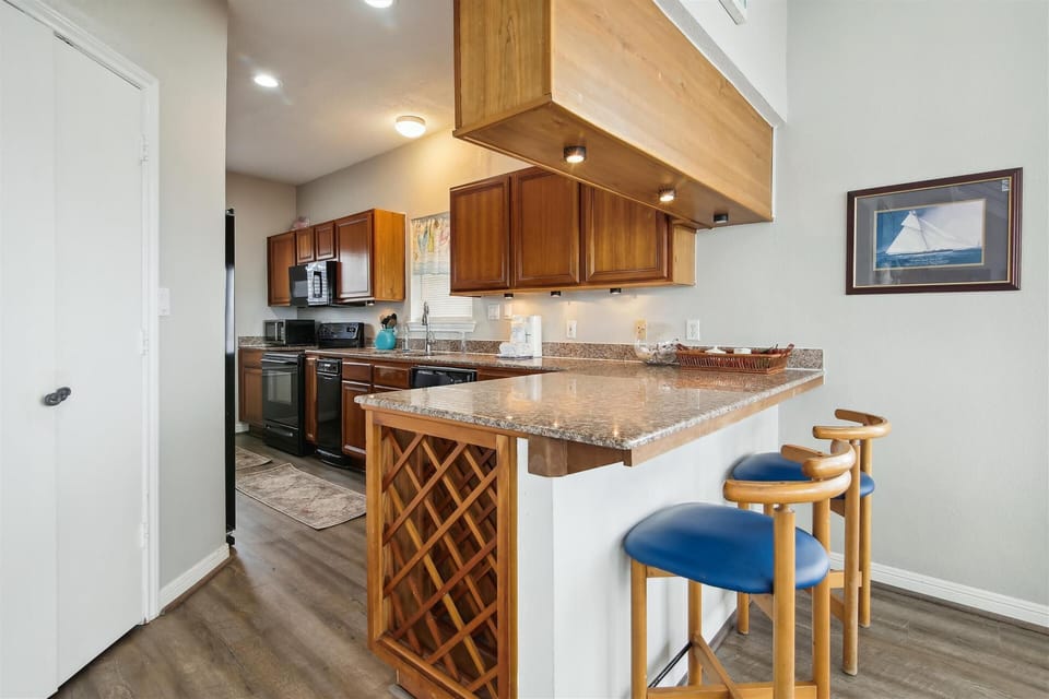 Coffee Anyone? - Pull up a stool to the breakfast bar and drink a morning cup of joe. It’s a great place to plan your day’s activities, gather your wits, and get ready for more quality time!