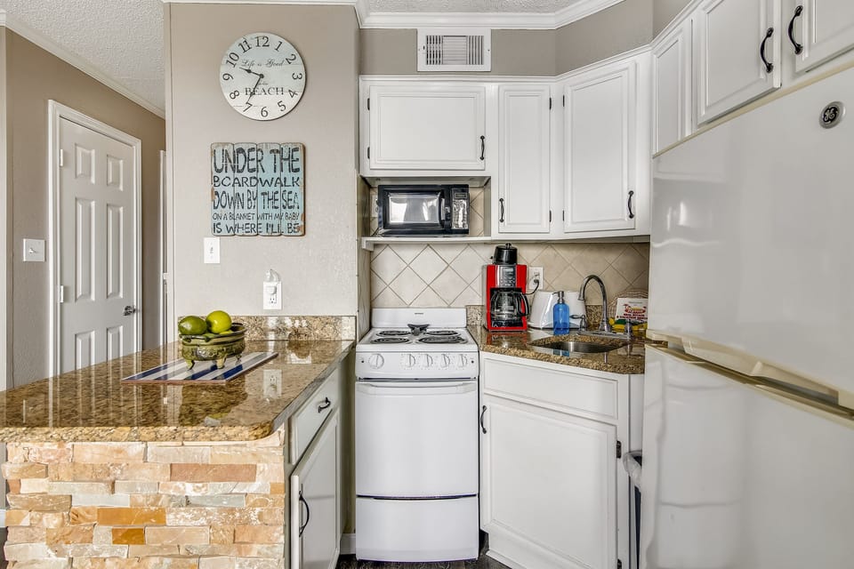 Full Kitchen