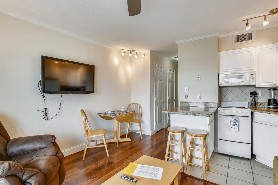 Living Room - Open Layout w/ Kitchen & Dining