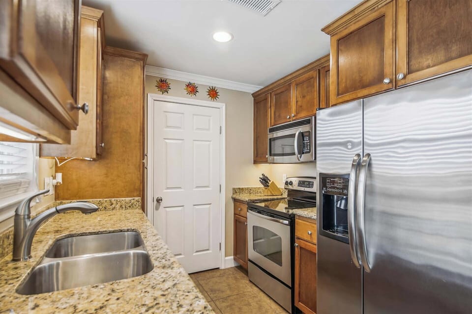 Fully Equipped Kitchen - You’ll find everything you need to prepare simple snacks or full course meals for you and your guests. All you add is the food and your favorite recipes.