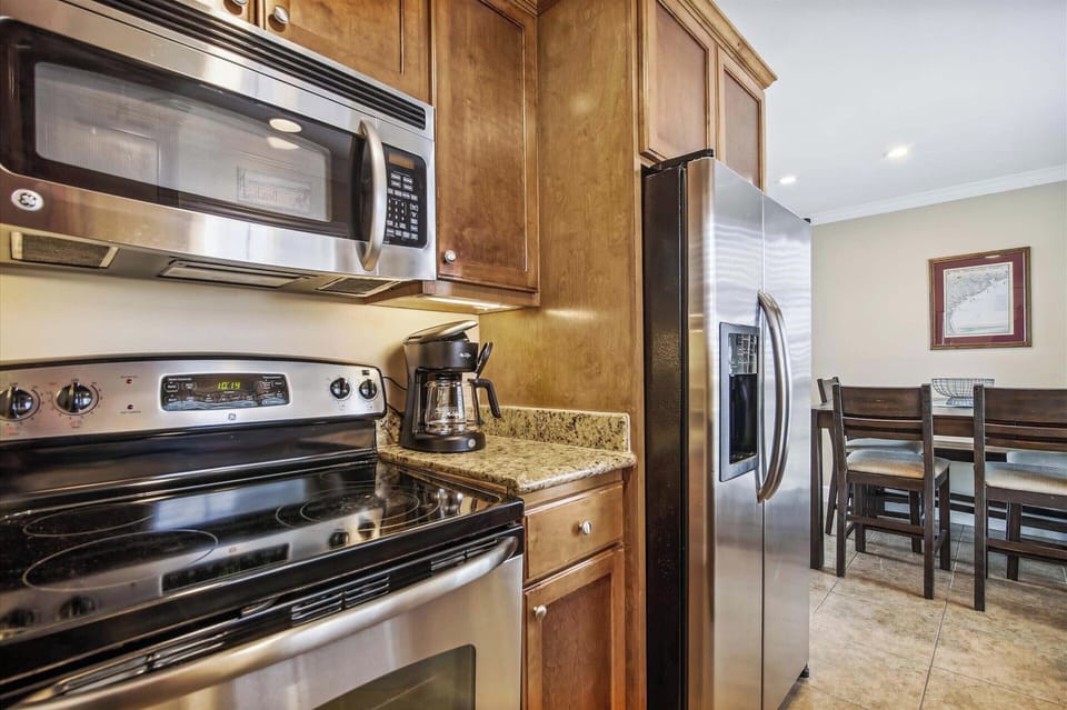 We have all the kitchen basics - We have your kitchen necessities in the event you don't want to eat out for every meal.