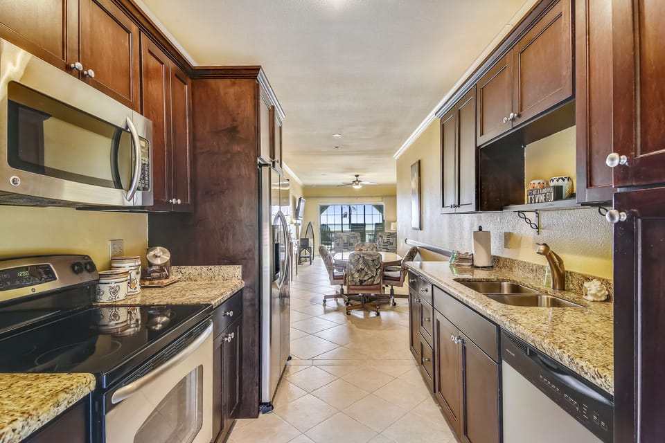 Fully Equipped Kitchen - You’ll find everything you need to prepare simple snacks or full course meals for you and your guests. All you add is the food and your favorite recipes.