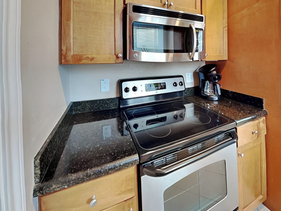 Full Size Kitchen