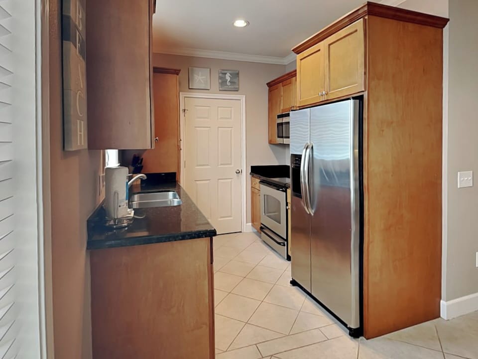 Full Size Kitchen