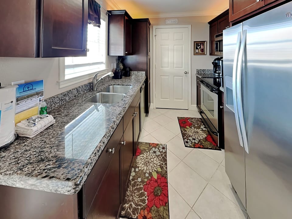 Full Size Kitchen