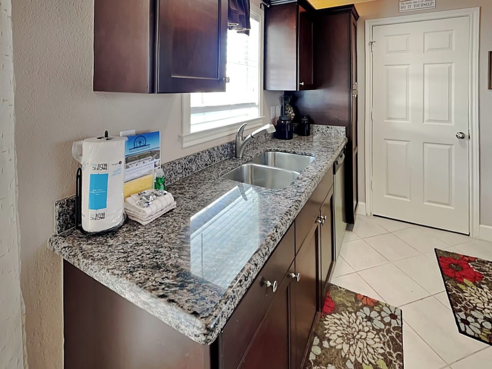 Full Size Kitchen