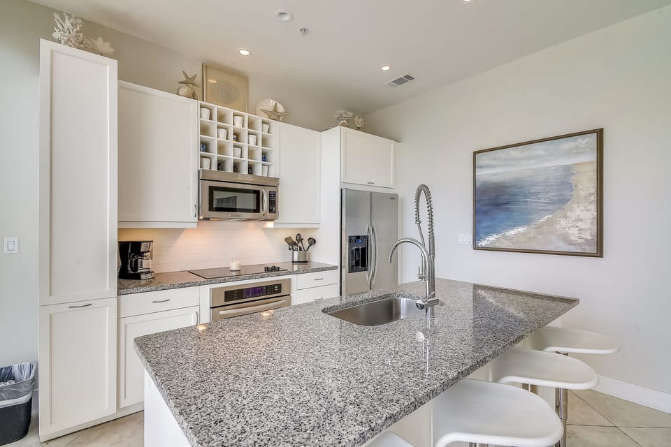 Play "Top Chef" in this Gourmet Kitchen - Who will be the "Top Chef"? Take on cooking like you never have before in this gorgeous kitchen complete with appliances and gadgets galore.
