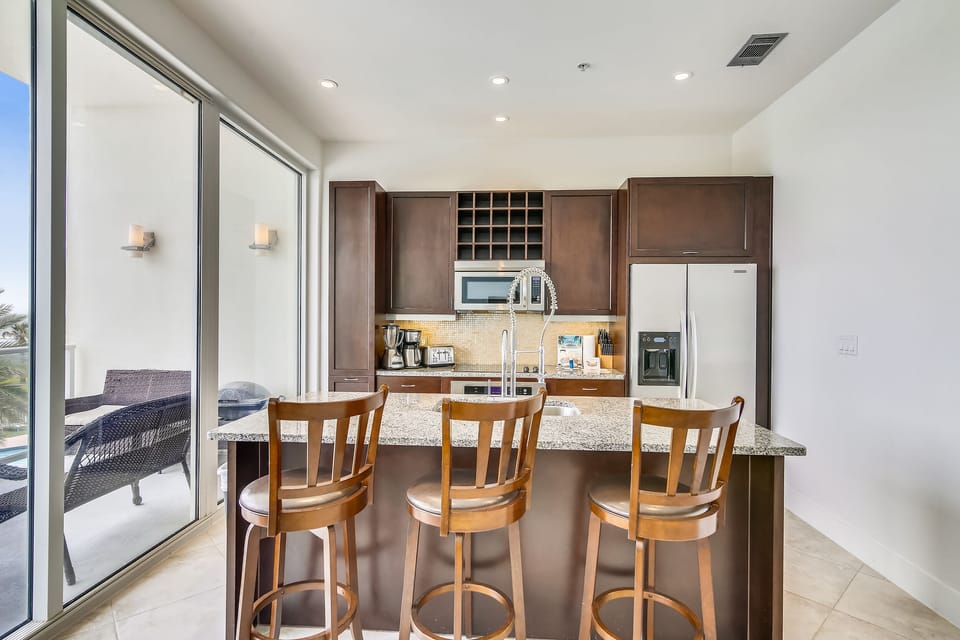 Coffee Anyone? - Pull up a stool to the breakfast bar and drink a morning cup of joe. It’s a great place to plan your day’s activities, gather your wits, and get ready for more quality time!