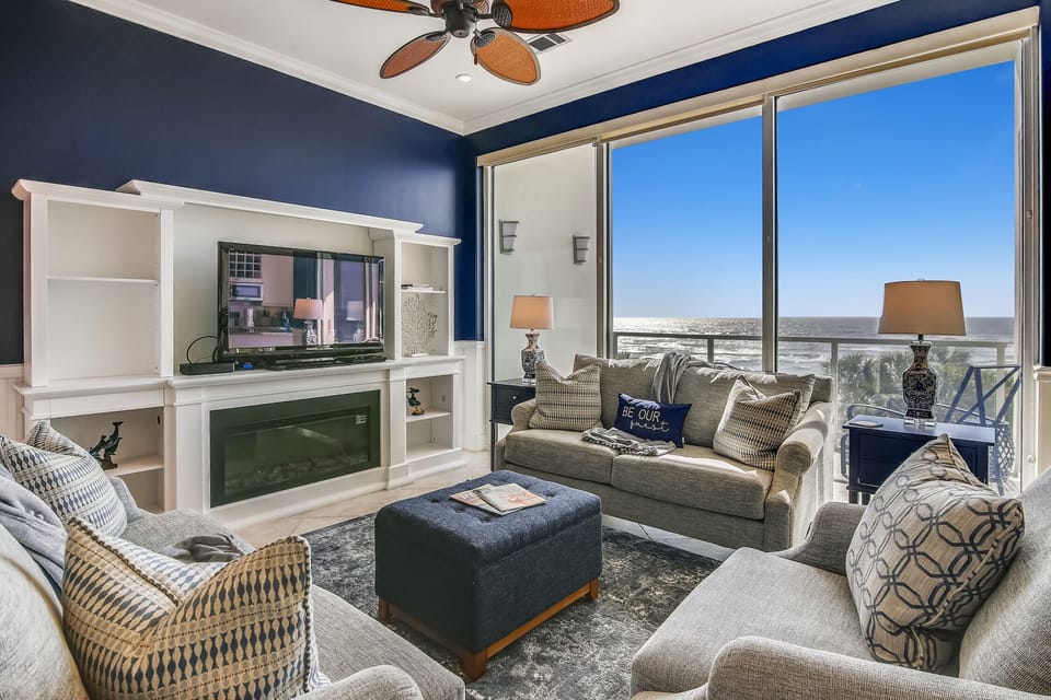 Living Room - Ocean Views, Ample Seating