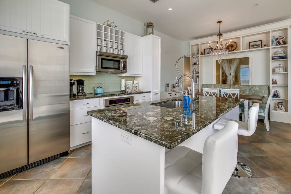 Kitchen - Counter Seating for 2