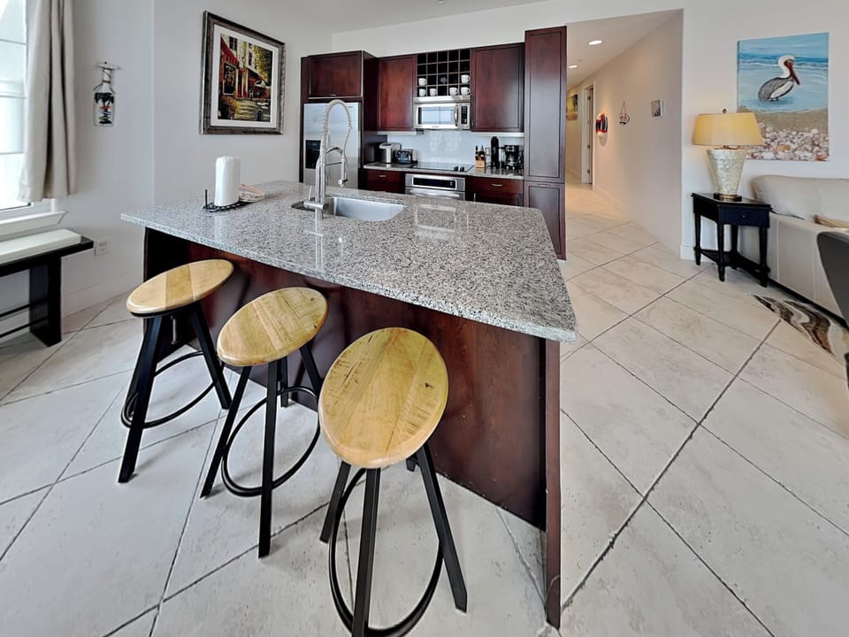 Kitchen - Countertop Seating for 3