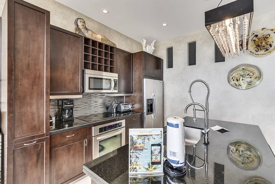 Fully Equipped Kitchen - You’ll find everything you need to prepare simple snacks or full course meals for you and your guests. All you add is the food and your favorite recipes.