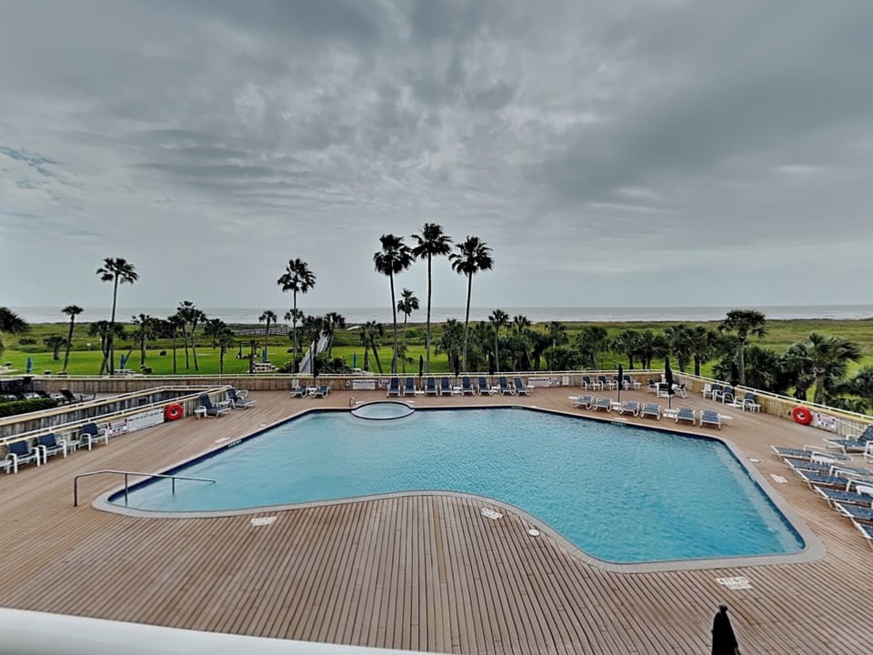 Balcony View - Community Pool