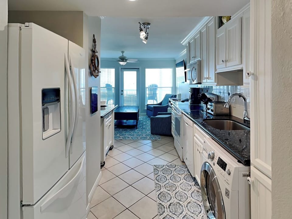 Full Kitchen + Washer/Dryer