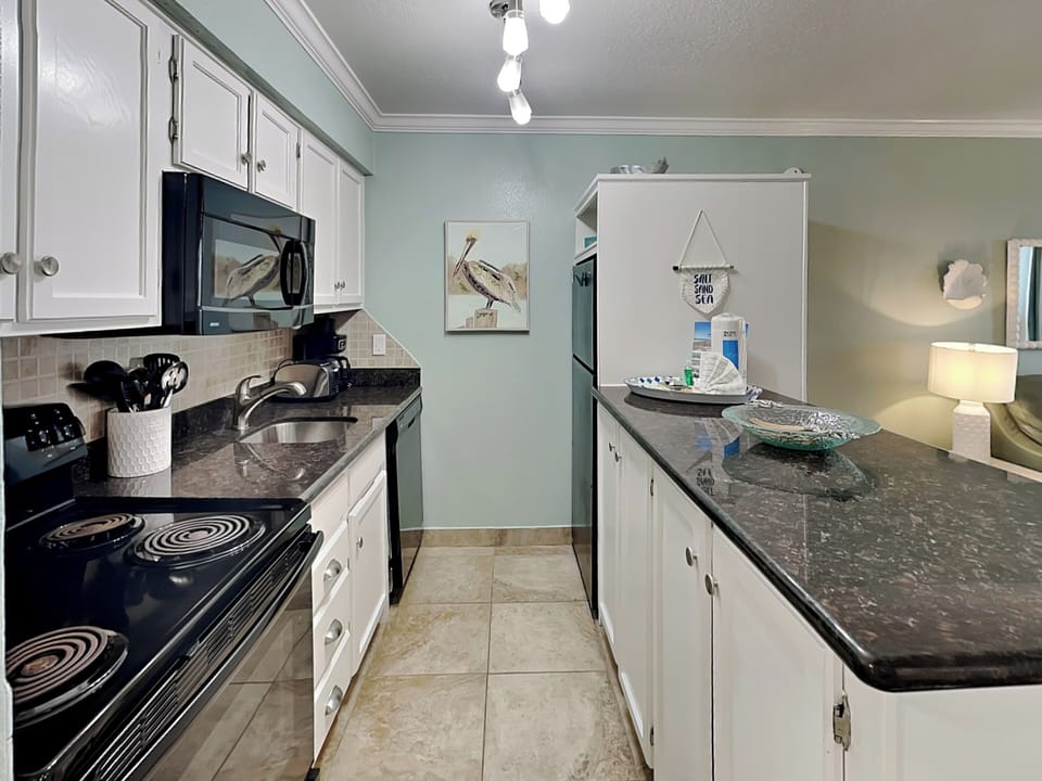 Full Size Kitchen