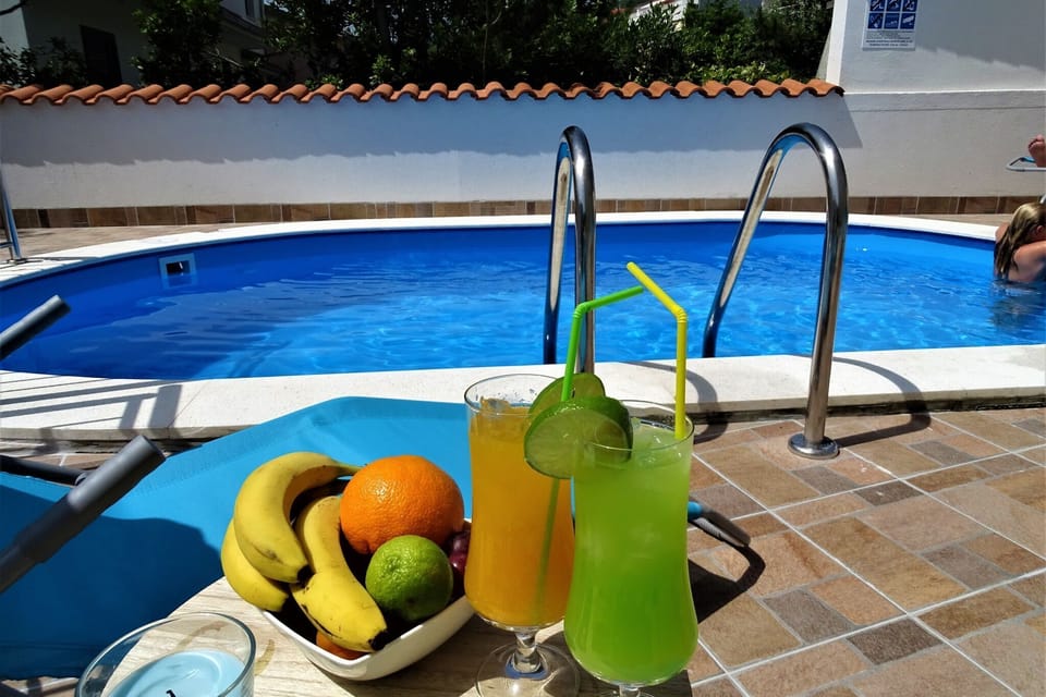 Holiday Home Swimming Pool