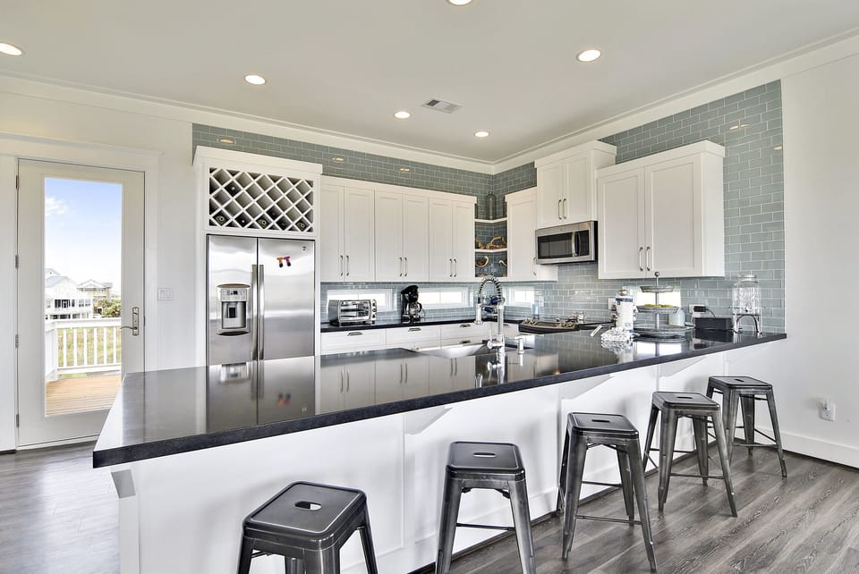 Spacious Breakfast Bar