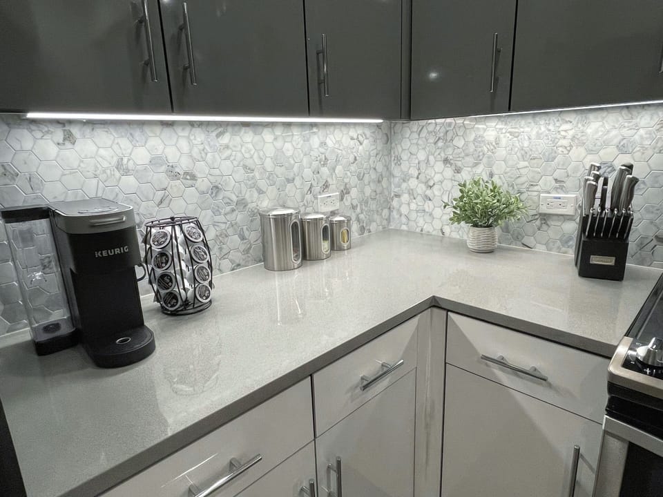 Fully equipped Kitchen with stainless steel Cuisinart Cookware and Cutlery