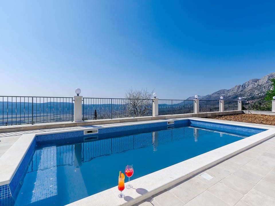 Holiday Home Swimming Pool
