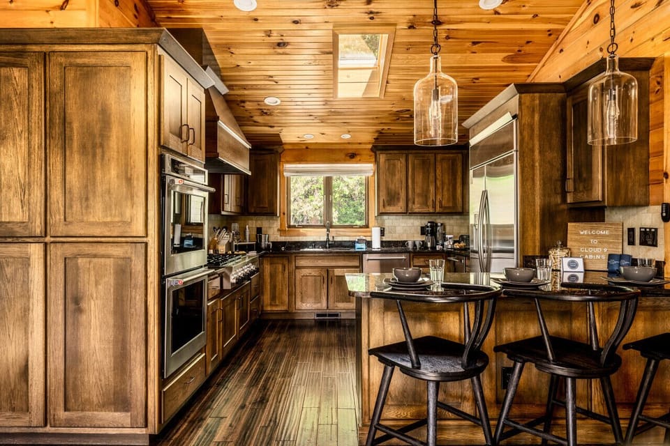 Fully stocked kitchen with everything you could need!