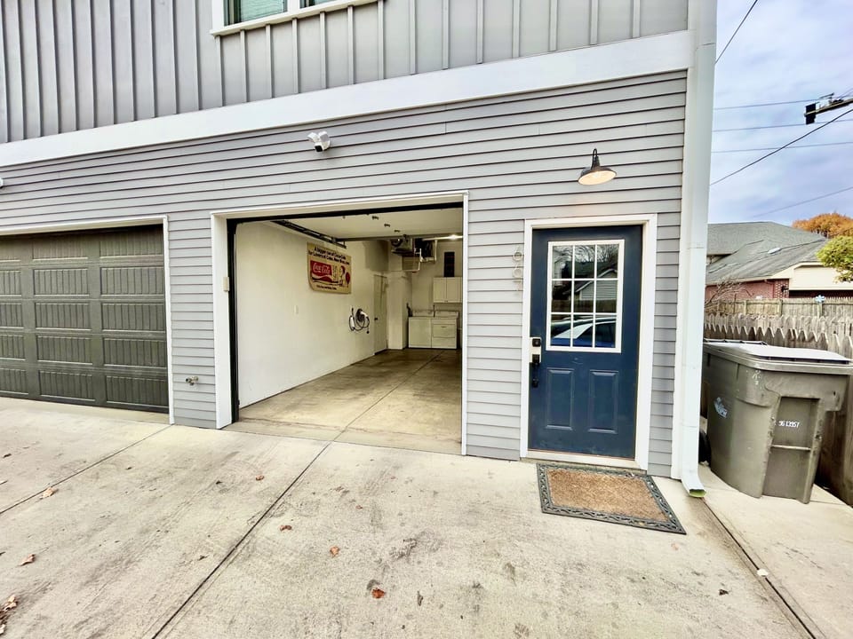 1 garage parking spot included!