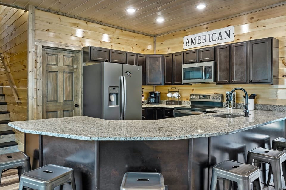 Kitchen with 6 bar stools